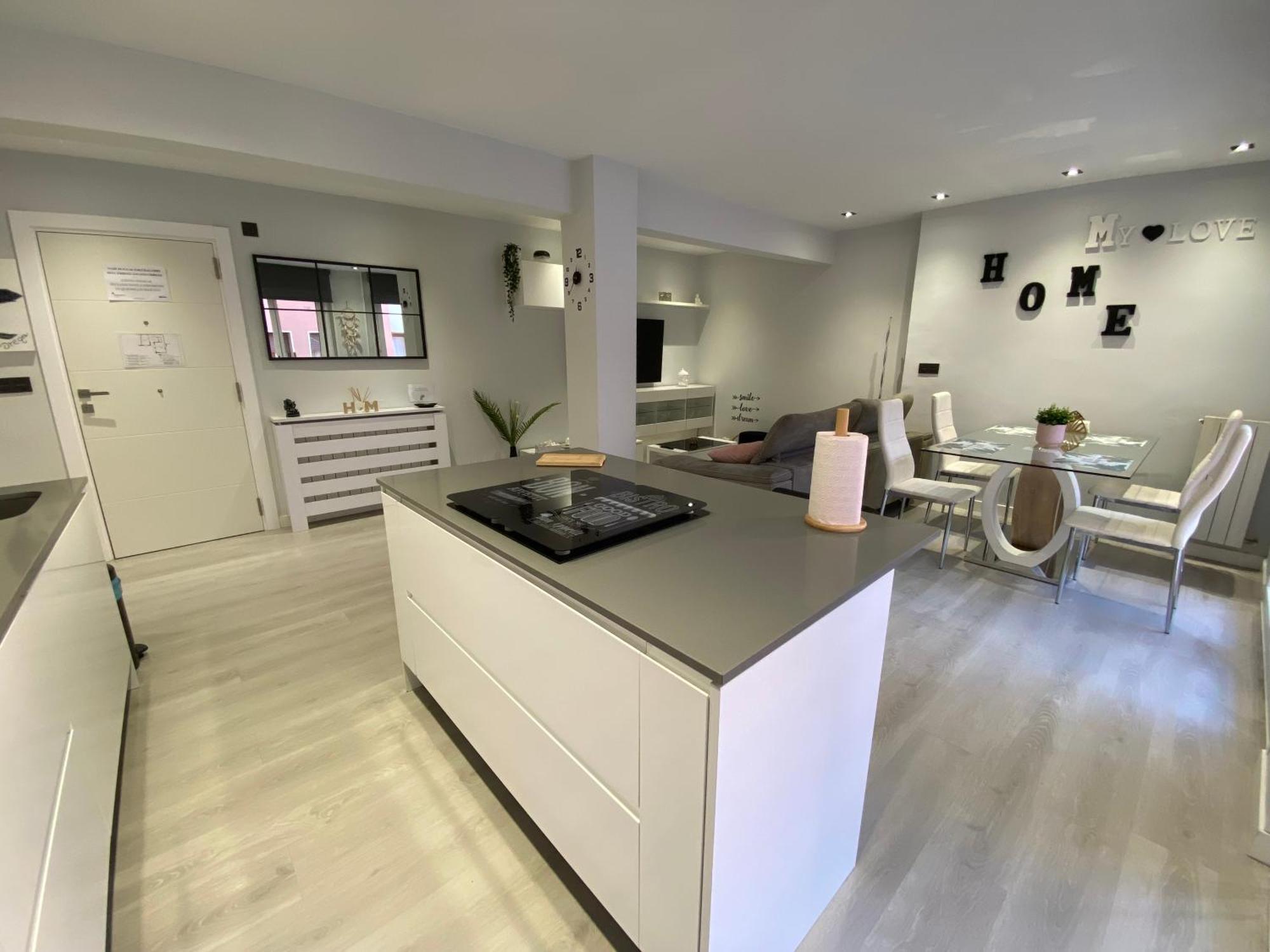 Piso Deluxe Centro Cerca Del Bec Daire Barakaldo Dış mekan fotoğraf